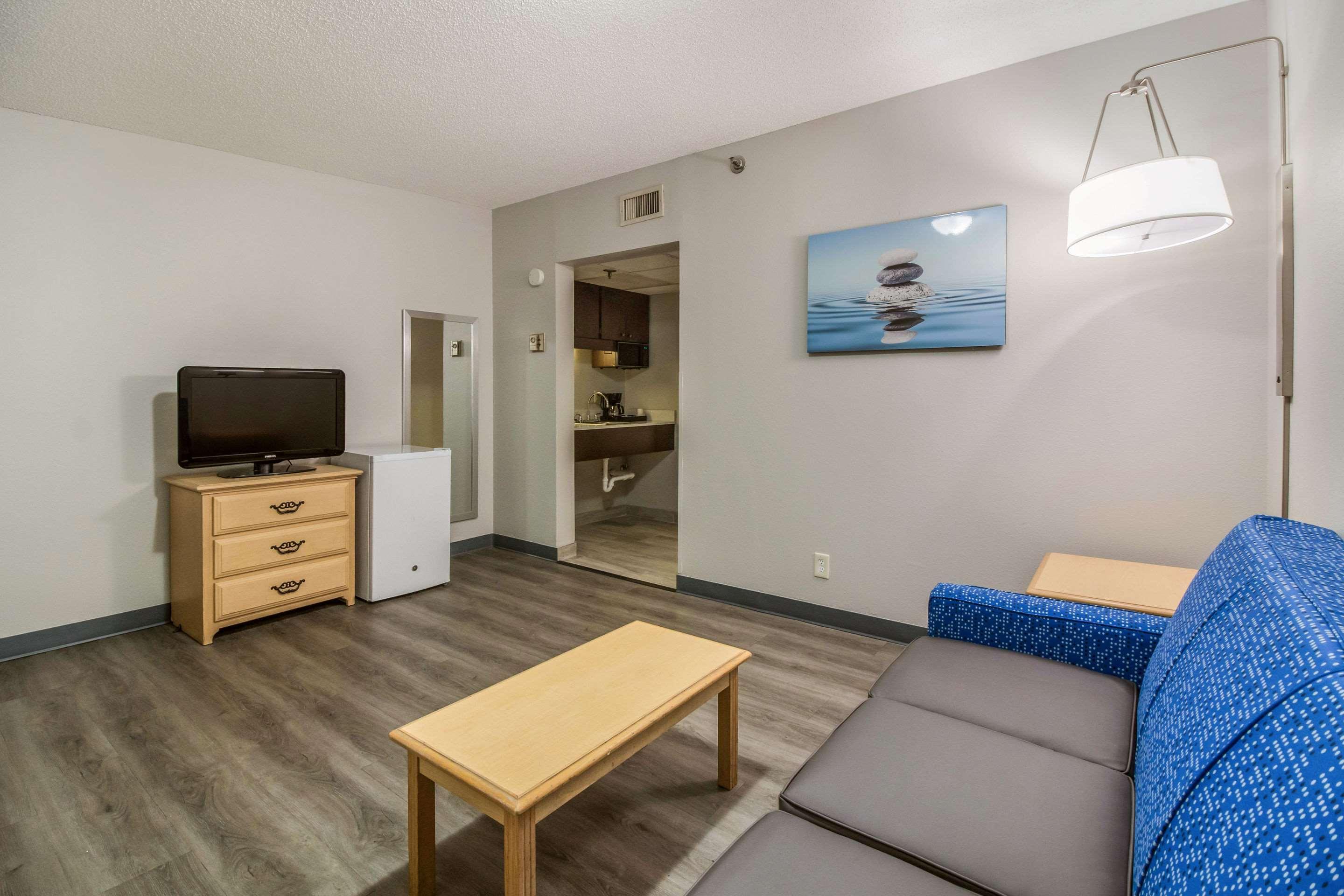 Clarion Hotel Jackson Northwest מראה חיצוני תמונה