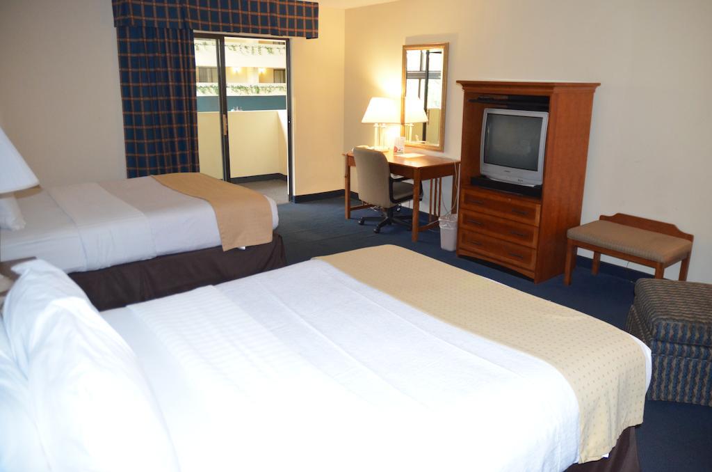 Clarion Hotel Jackson Northwest מראה חיצוני תמונה